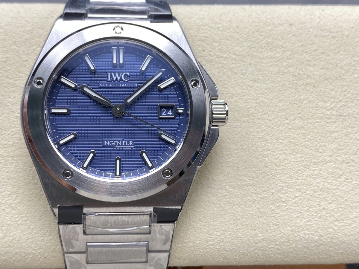 IWC 클래식 밸런스 워치 04